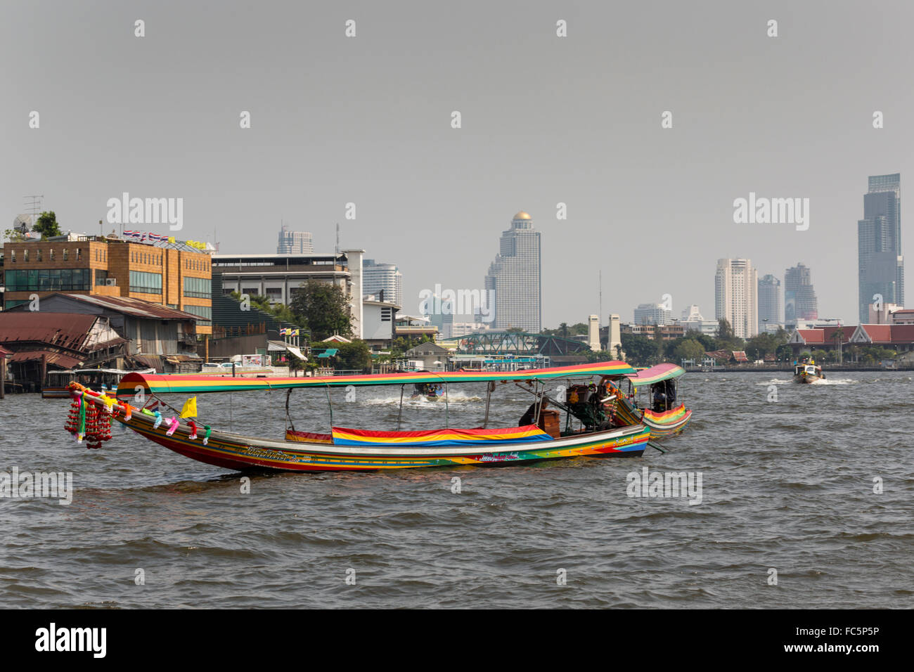 Barca long-tail sul Fiume Chao Phraya, Bangkok, Thailandia, Asia Foto Stock