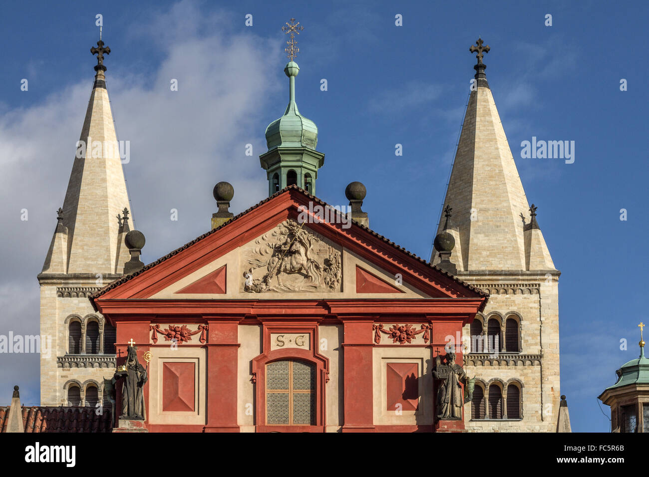 St George Basilika a Praga Foto Stock