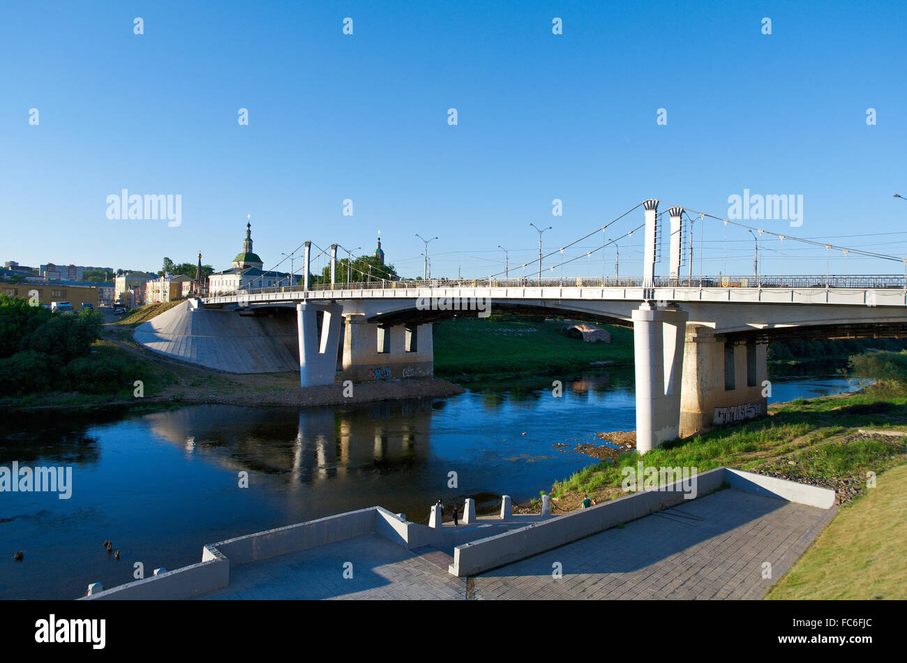 Dnipro il fiume e il ponte Foto Stock