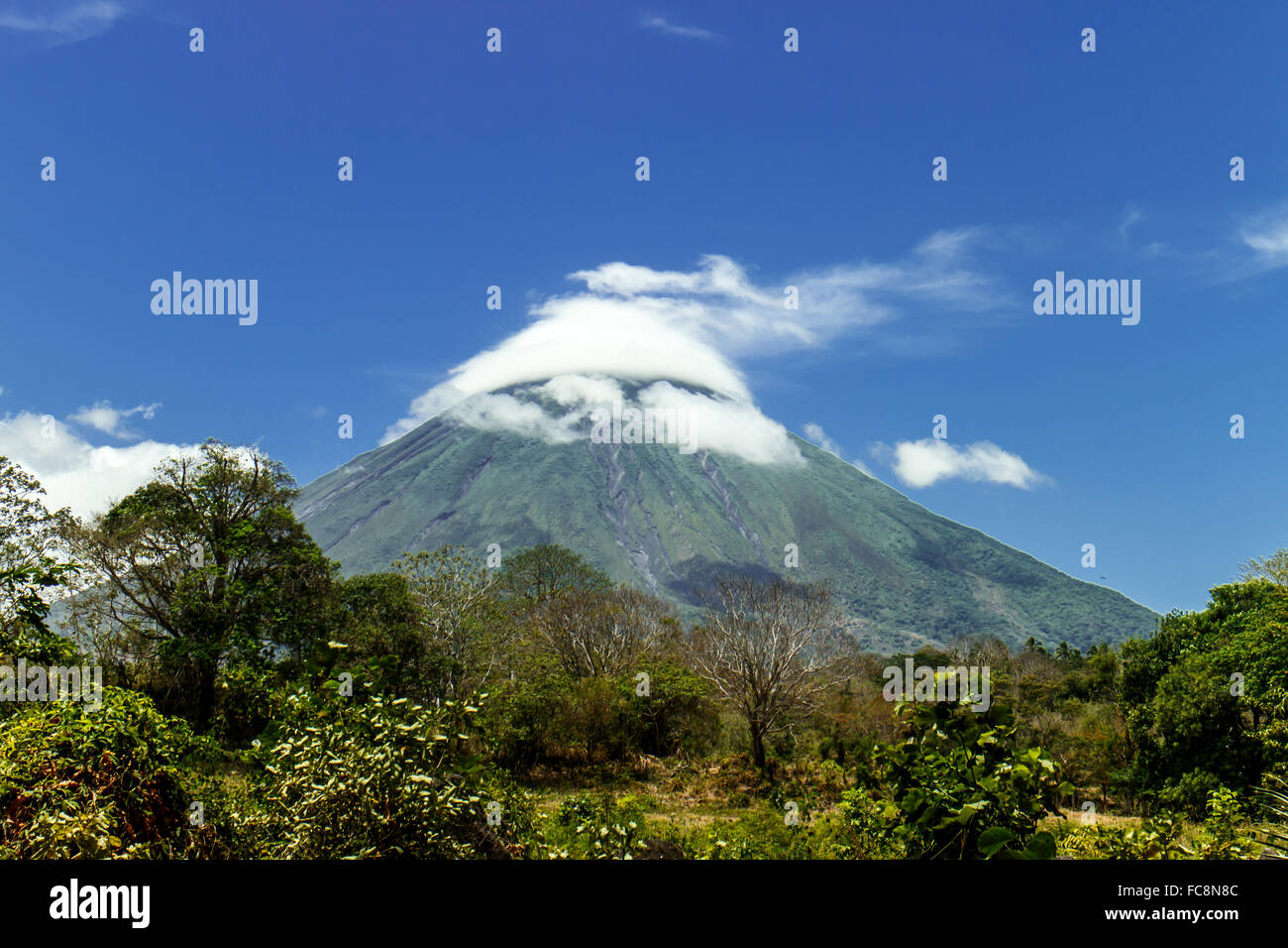 Concepcion volcano view dall isola di Ometepe Nicaragua Foto Stock
