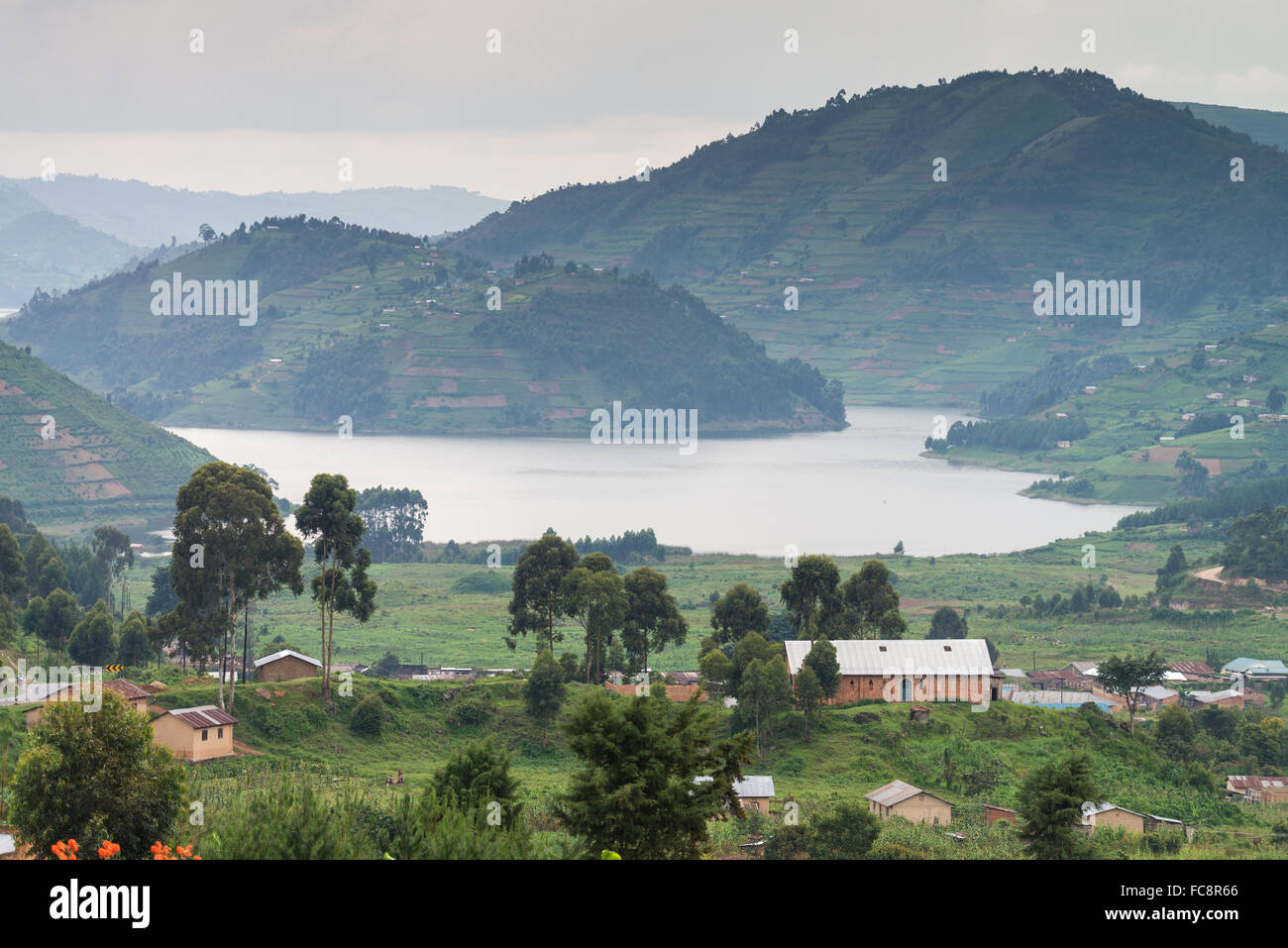 Il lago Bunyonyi e paesaggio, Uganda, Africa Foto Stock