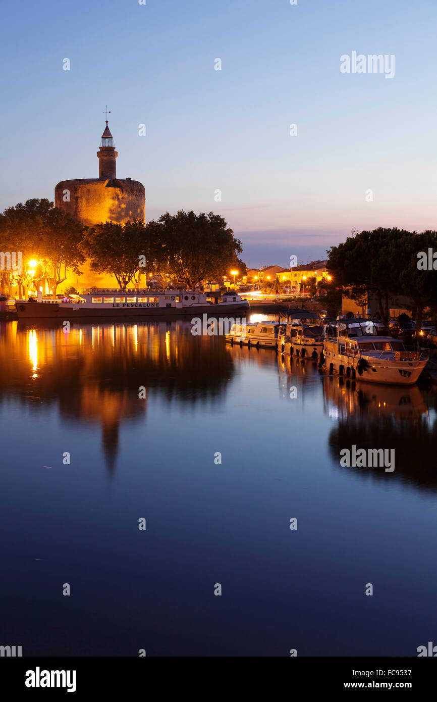 Tour de Costanza tower, Aigues Mortes, Petit Camargue, Dipartimento Gard, Languedoc-Roussillon, Francia, Europa Foto Stock