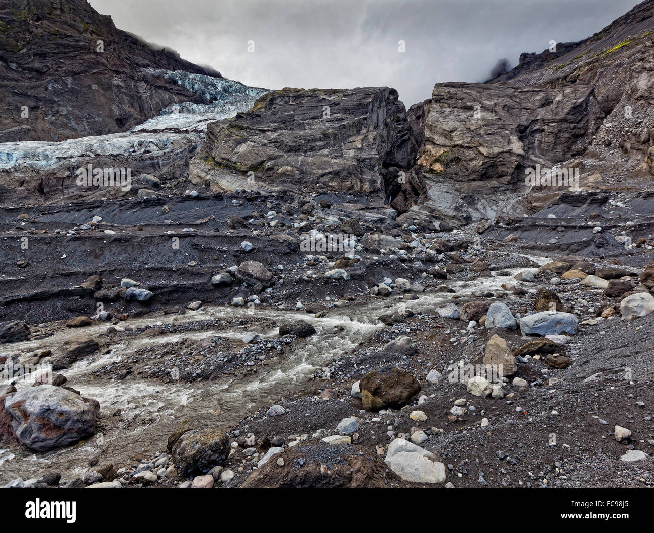 Gigjokull- uscita dal ghiacciaio Eyjafjallajokull calotta di ghiaccio, Islanda Foto Stock