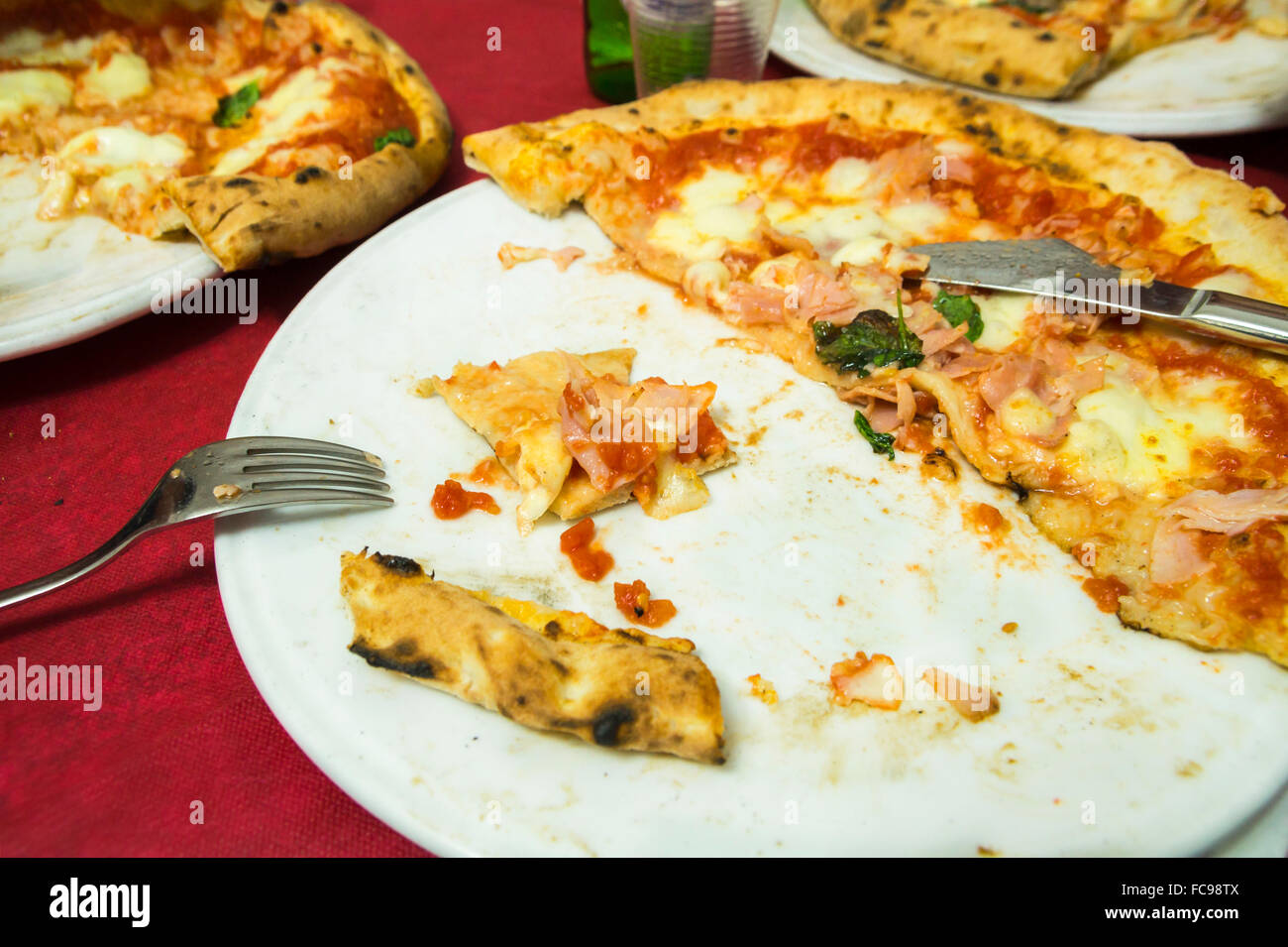 Pizzeria 'Dio Matteo' locali più in voga nel cuore di Napoli, l'area 'Spacca Napoli' Foto Stock