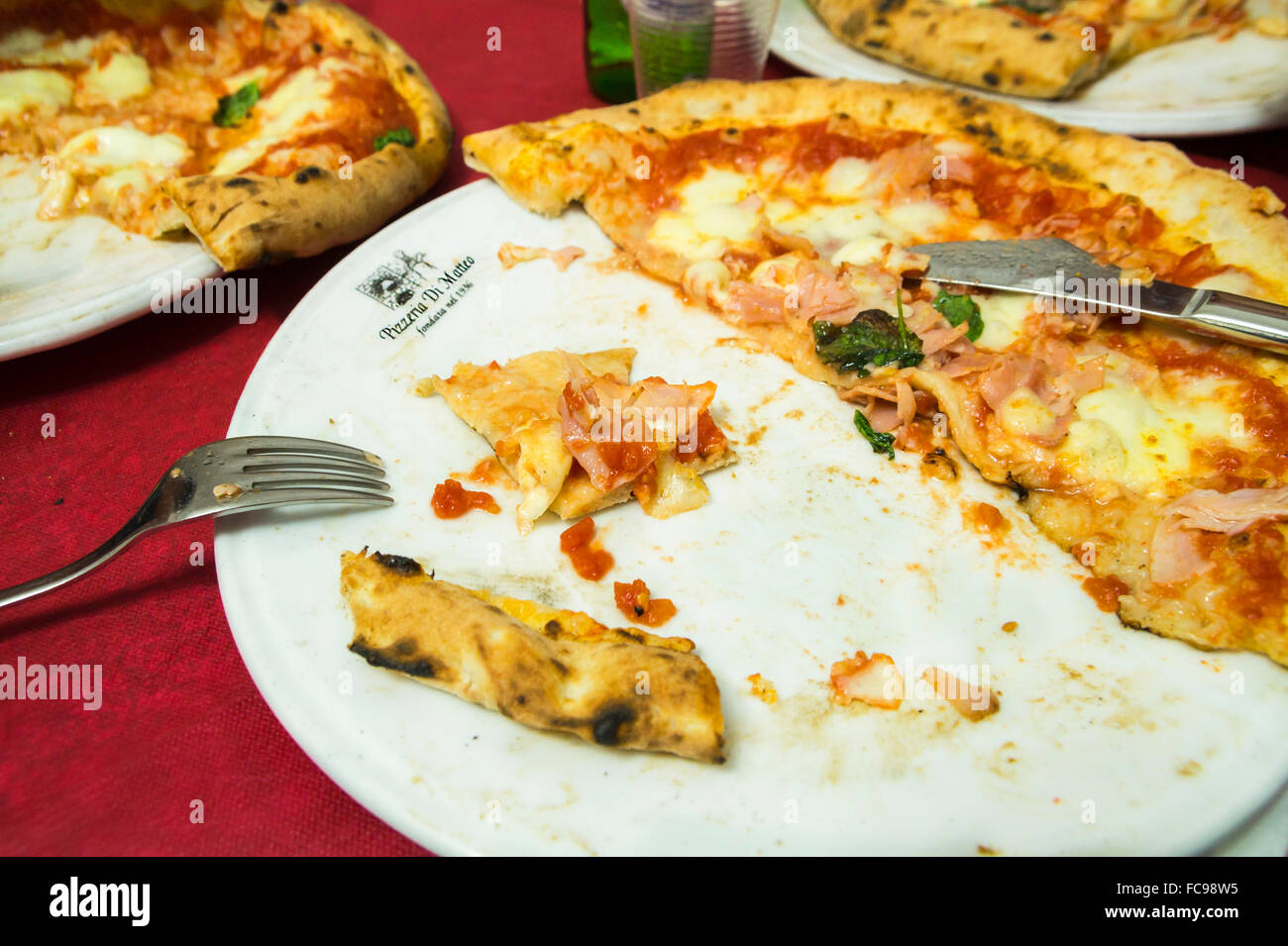 Pizzeria 'Dio Matteo' locali più in voga nel cuore di Napoli, l'area 'Spacca Napoli' Foto Stock