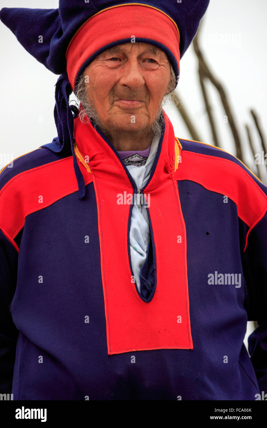 Sami renne herder, Nordkapp, Finnmark, Norvegia, Scandinavia, Europa Foto Stock