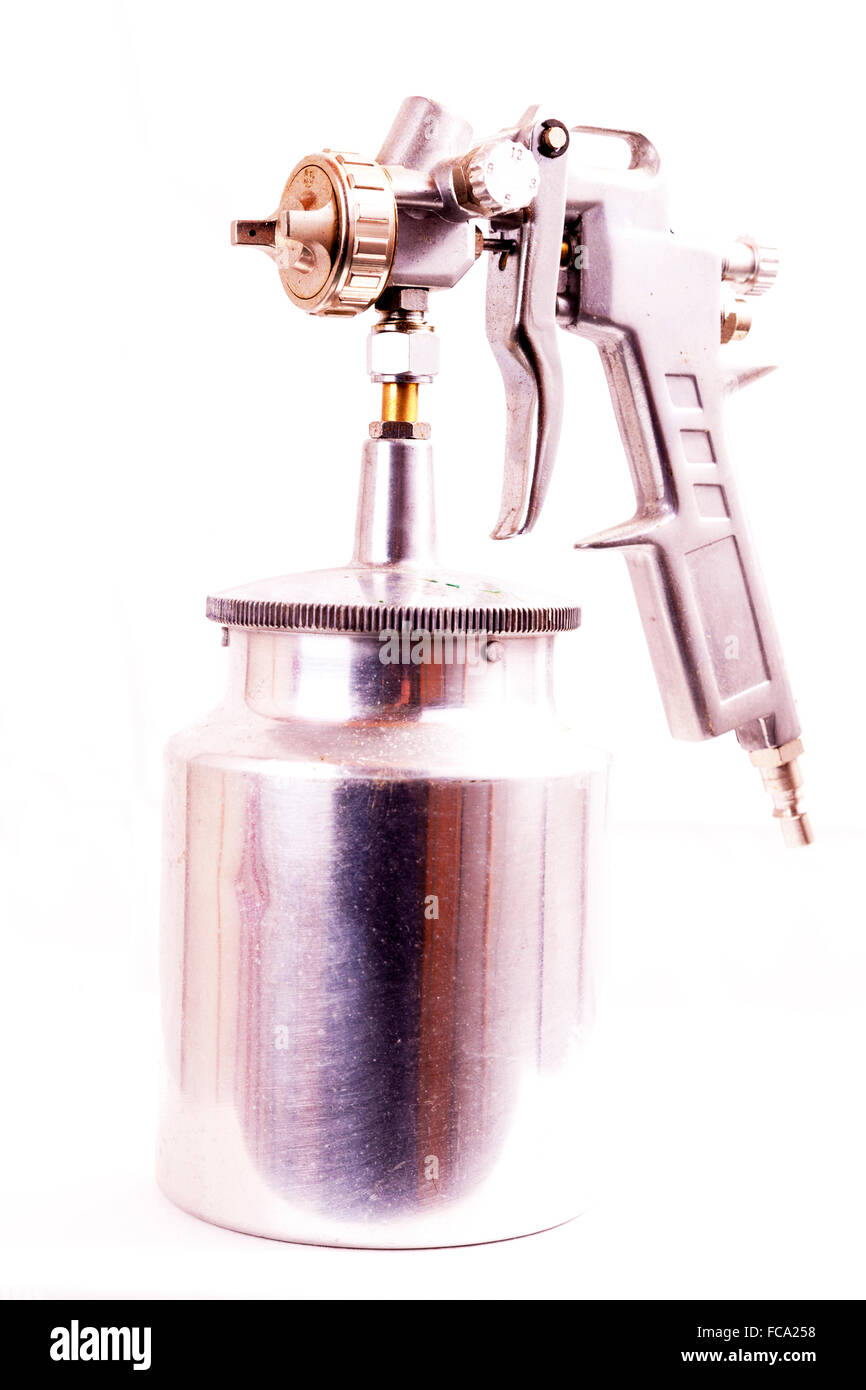 Pistola a spruzzo pneumatico canister prodotto aria per spruzzare vernice ritaglio ritagliare isolato sfondo bianco spazio copia Foto Stock
