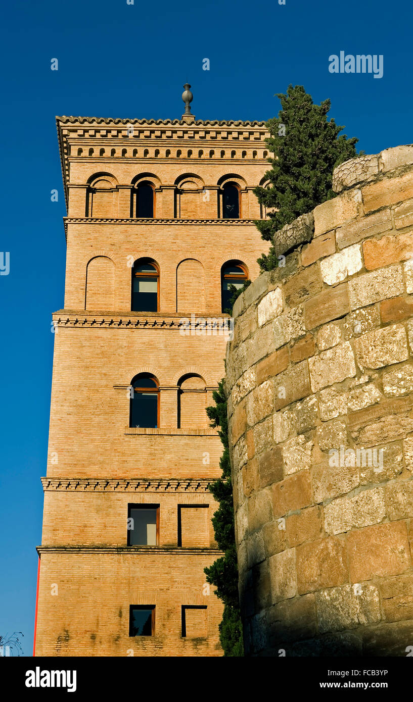 Saragozza, Aragona, Spagna:Zuda Tower e il muro romano Foto Stock