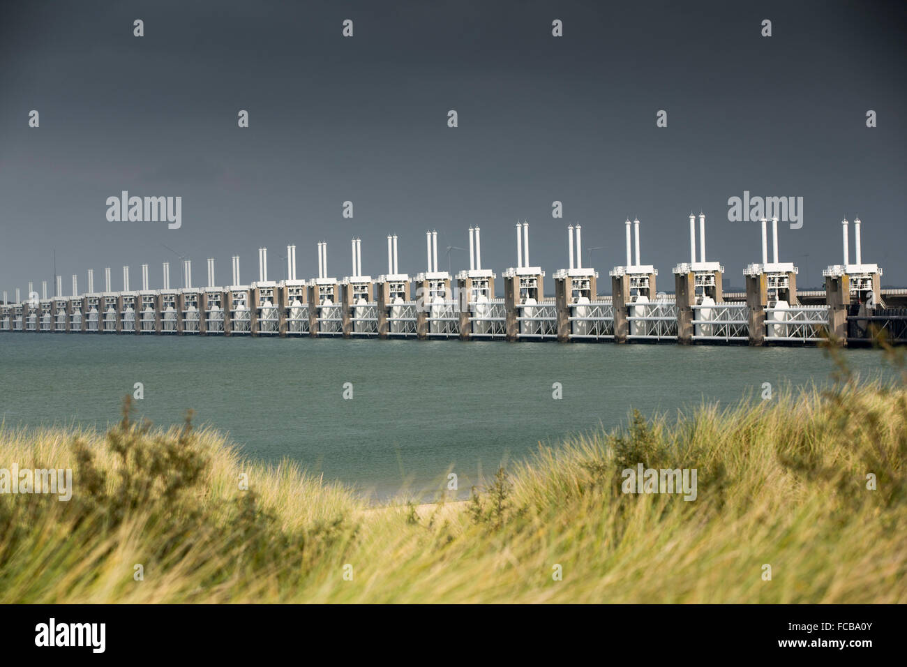 I Paesi Bassi, Kamperland, Oosterschelde Flood Barrier. Parte delle opere di Delta Foto Stock
