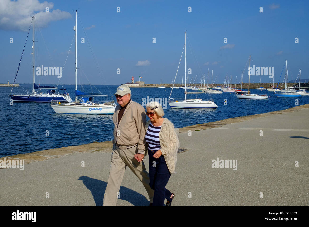 Vecchia anziana coppia senior a piedi uno stile di vita sano Foto Stock