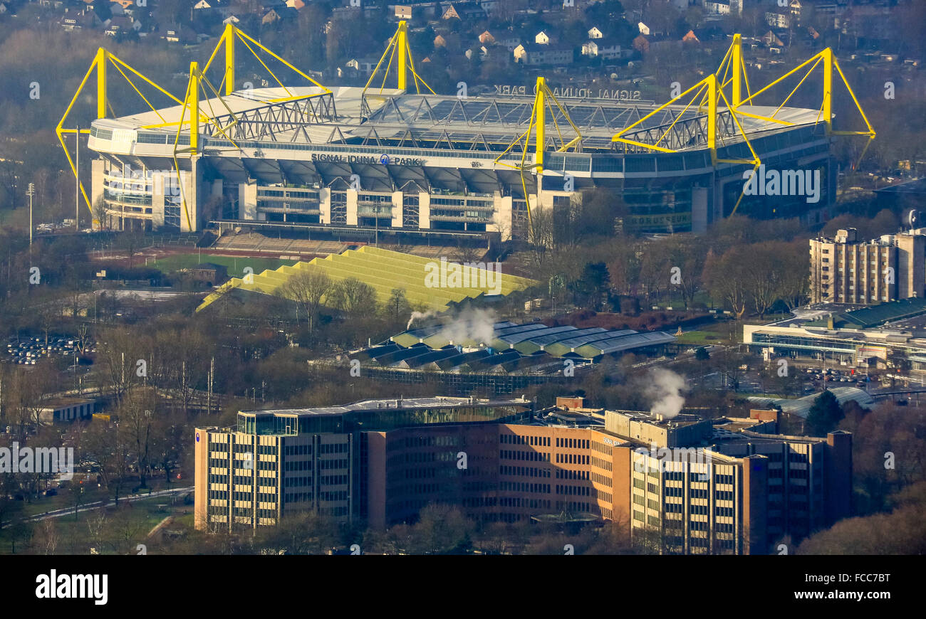 Vista aerea, Signal Iduna Park di Dortmund, Westfalenstadion Dortmund, primo campionato nazionale, stadio di calcio, pannelli solari Foto Stock