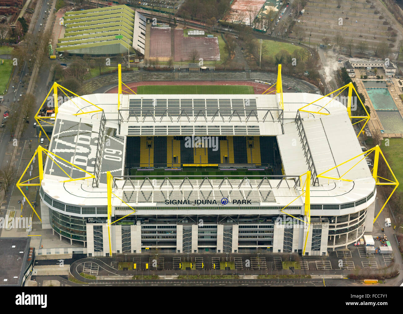 Vista aerea, Signal Iduna Park di Dortmund, Westfalenstadion Dortmund, primo campionato nazionale, stadio di calcio, pannelli solari Foto Stock