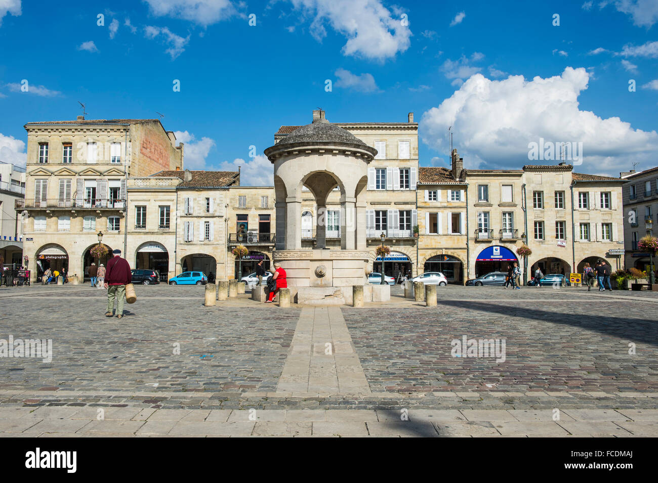 La piazza principale, Place Abel Surchamp, Libourne, Dipartimento Gironde, Francia Foto Stock