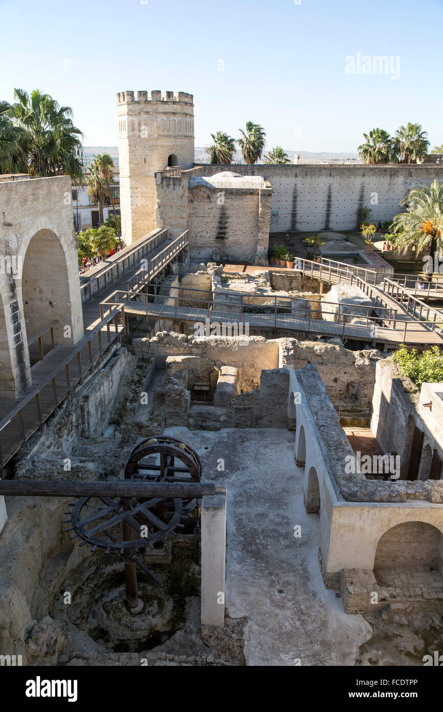 Scavi archeologici di antichi edifici nell'Alcazar, Jerez de la Frontera, Spagna Foto Stock