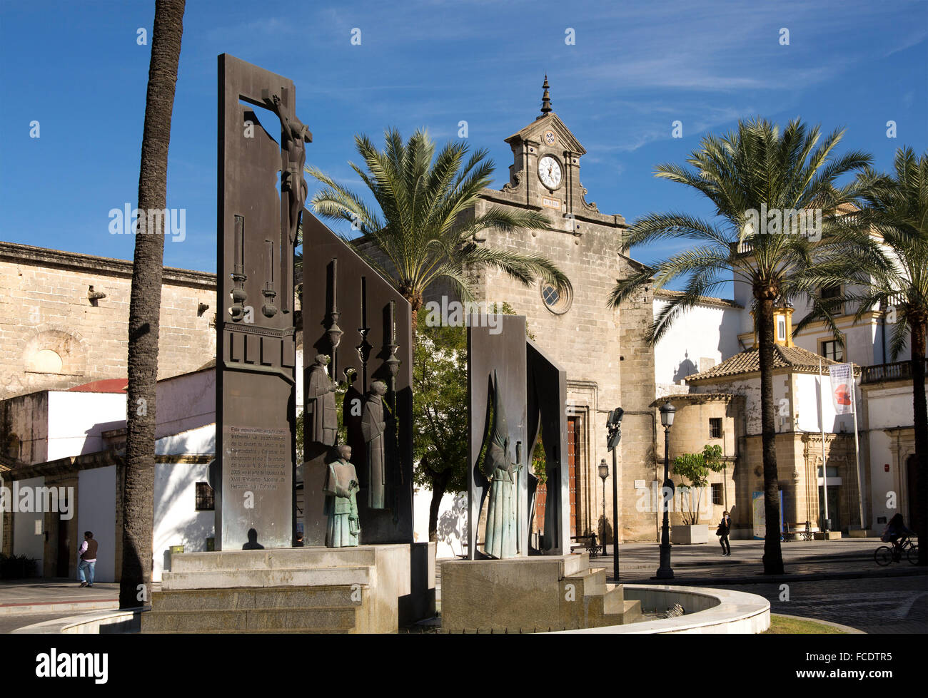 La scultura e la facciata del convento della chiesa di Santo Domingo, Jerez de la Frontera, Spagna Foto Stock
