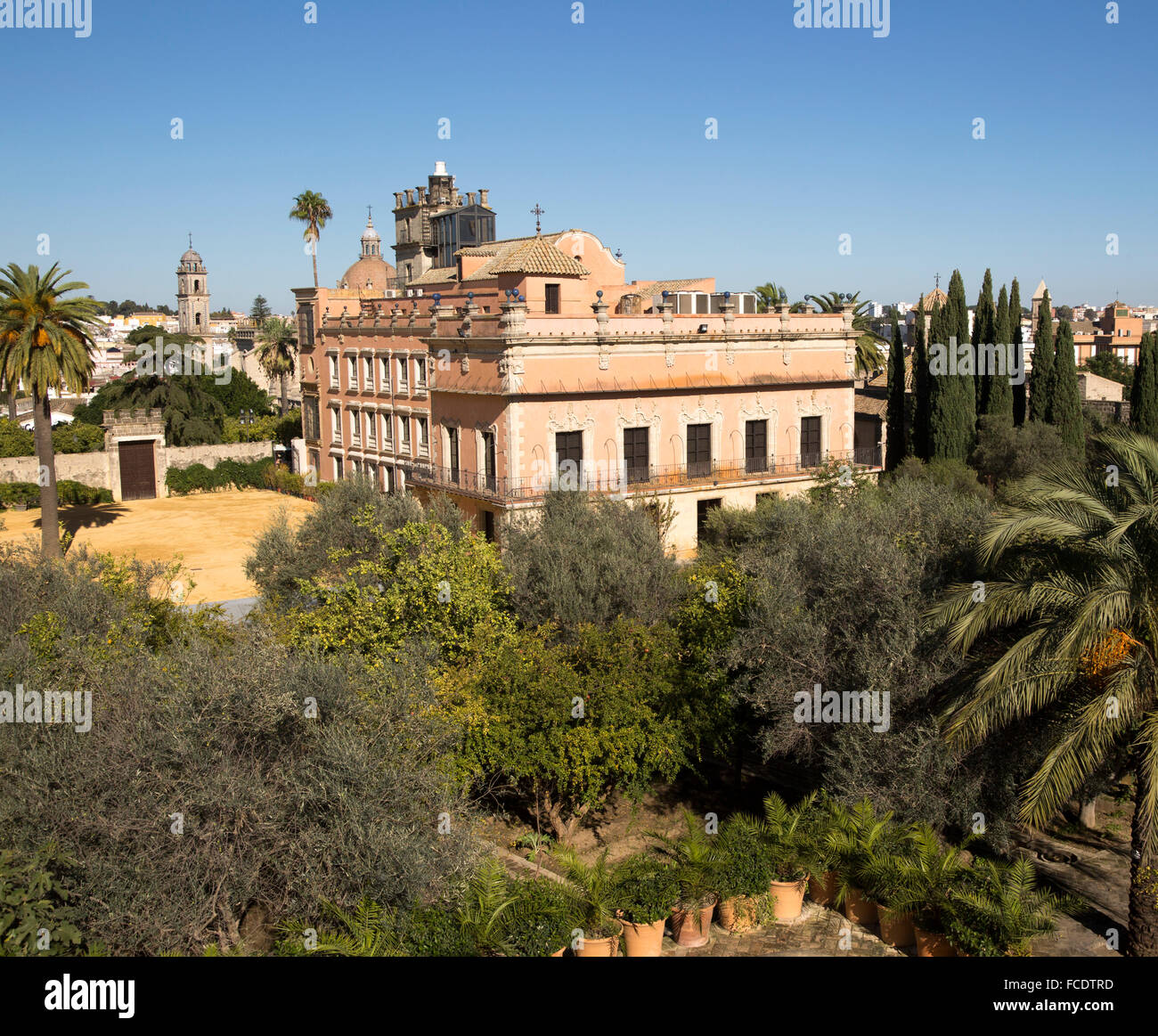 Edificio storico, Palacio de Villavicencio e giardini all'Alcazar, Jerez de la Frontera, Spagna Foto Stock