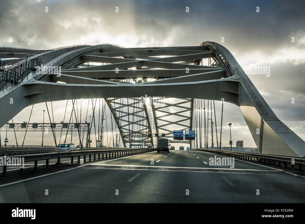 Paesi Bassi, Rotterdam, Van Brienenoord ponte su Nieuwe Maas river Foto Stock