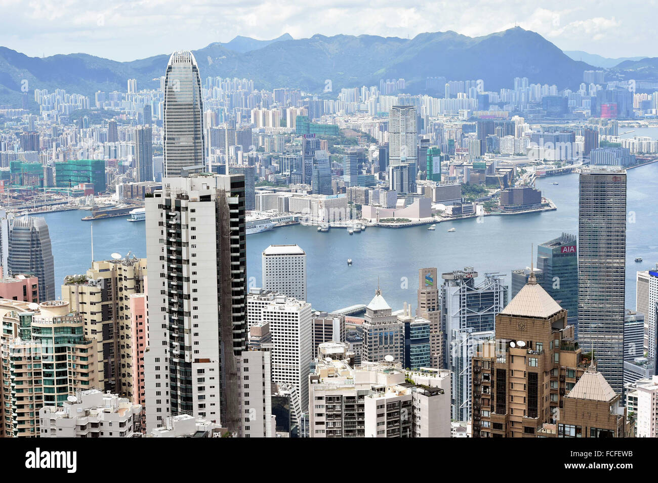 Cina Hong Kong: la città e la baia vista dal vertice di Victoria Peak Foto Stock