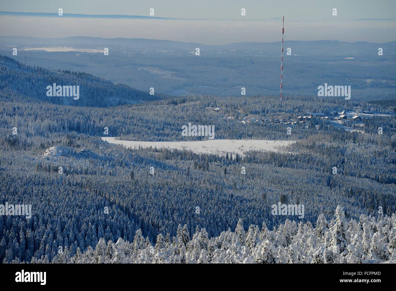 La vista dalla cima della montagna "Brocken' nella catena montuosa di Harz, Germania, 21. Gennaio 2016. Foto: Frank può Foto Stock