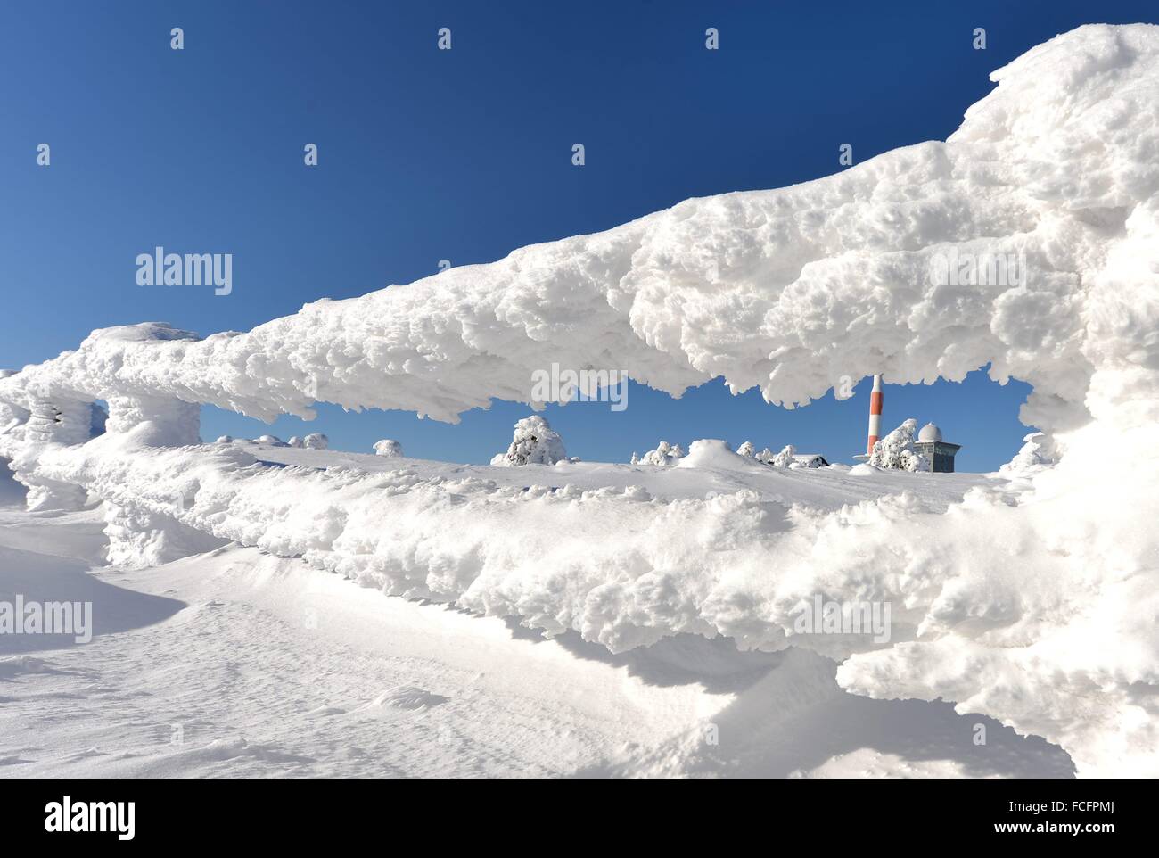 Il picco della montagna "Brocken' nella catena montuosa di Harz, Germania, 21. Gennaio 2016. Foto: Frank può Foto Stock