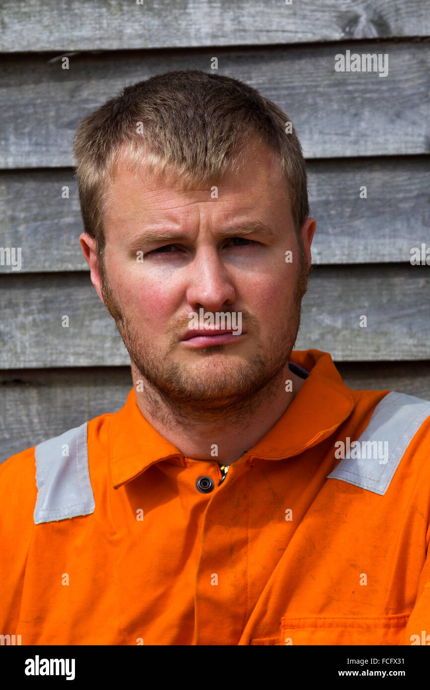 Ritratto di un uomo che indossa alta visibilità tute Foto Stock
