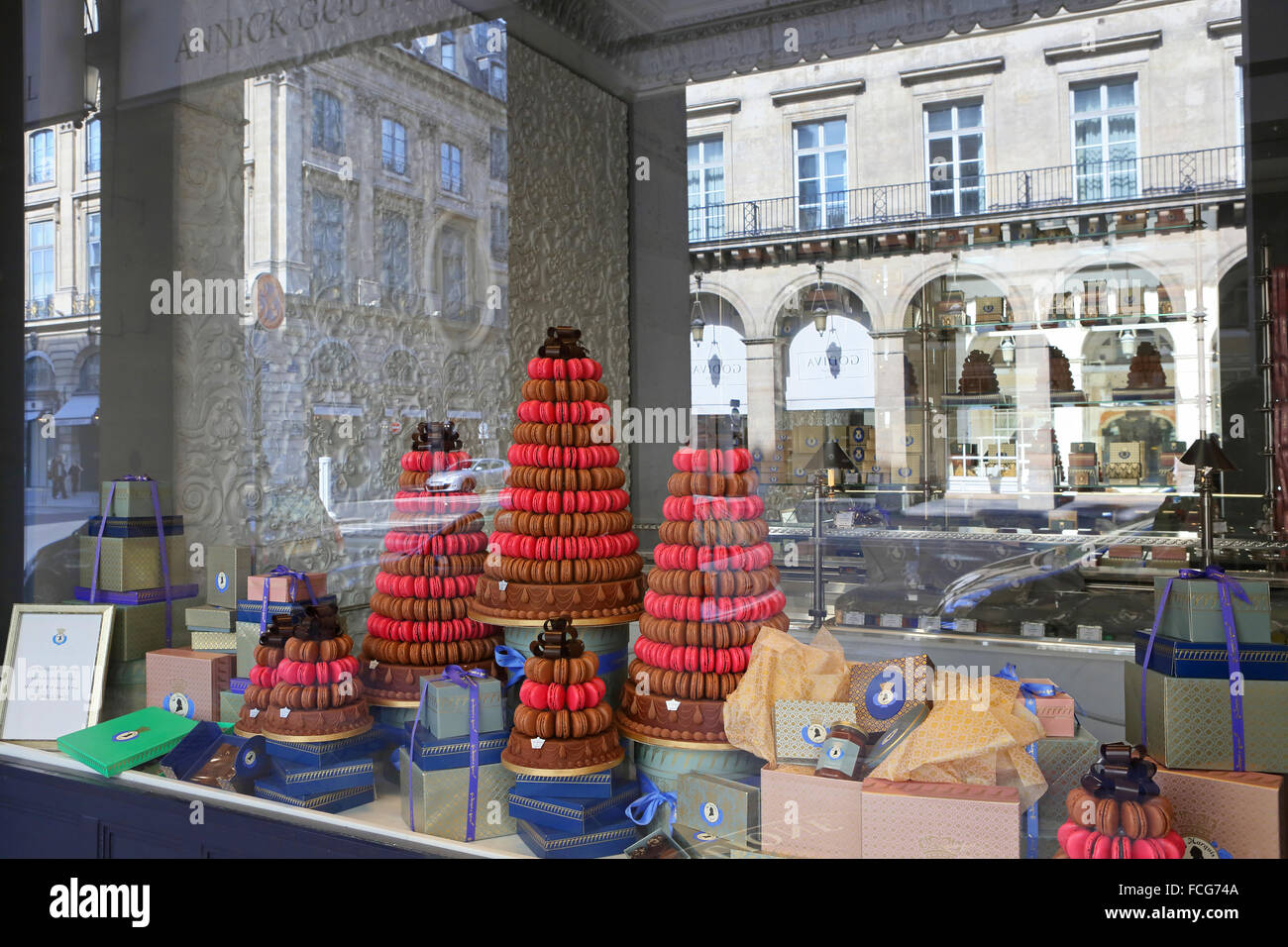 La finestra di visualizzazione di Chocolaterie (negozio di cioccolato) , Rue de Castiglione, Parigi, Francia. Foto Stock