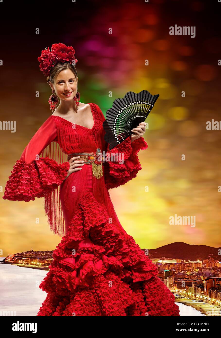 La donna nel tipico abito di flamenco, Feria Fuengirola, Costa del Sol,  Andalusia, Spagna Foto stock - Alamy