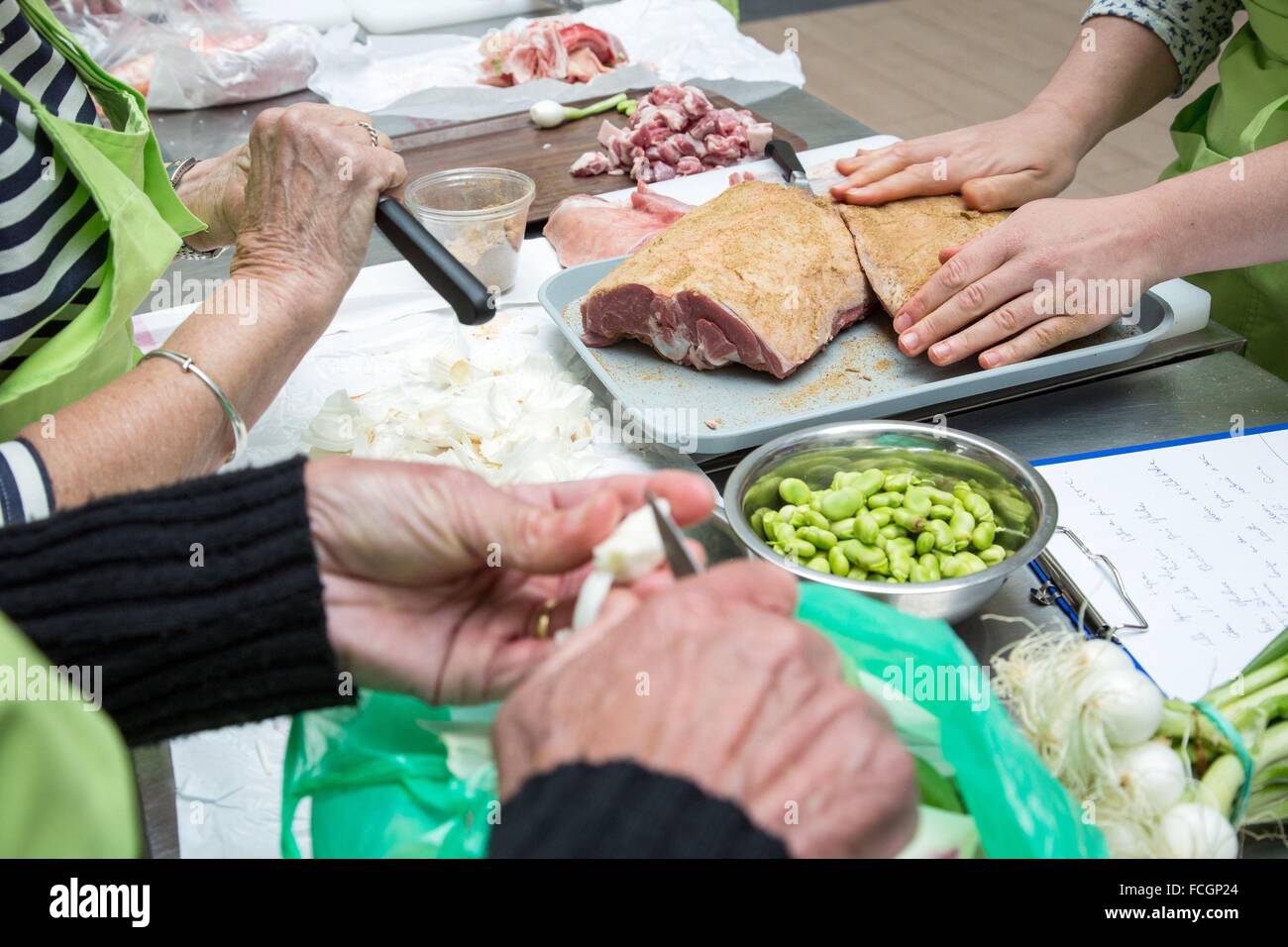 Laboratorio di cucina con lo chef stella Michelin Laurent clemente, CHARTRES, EURE-ET-LOIR (28), centro, Francia Foto Stock