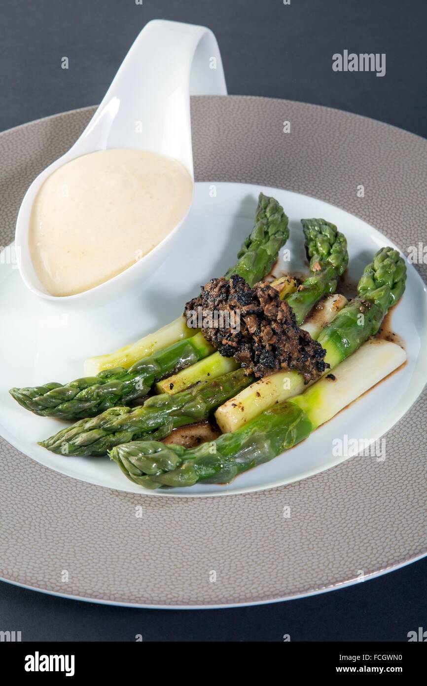 I piatti dal ricettario da Laurent clemente, chef stella Michelin, Chartres, Francia Foto Stock
