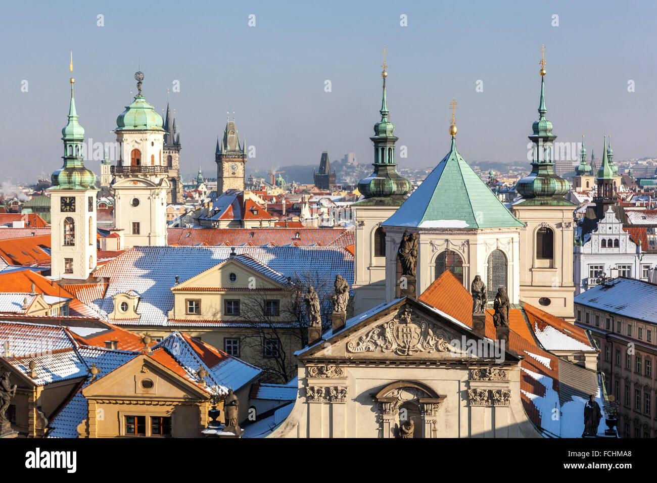 Città vecchia di Praga, Chiesa di San Salvatore e Torri Clementinum, Praga Repubblica Ceca città delle cento guglie di Praga Foto Stock