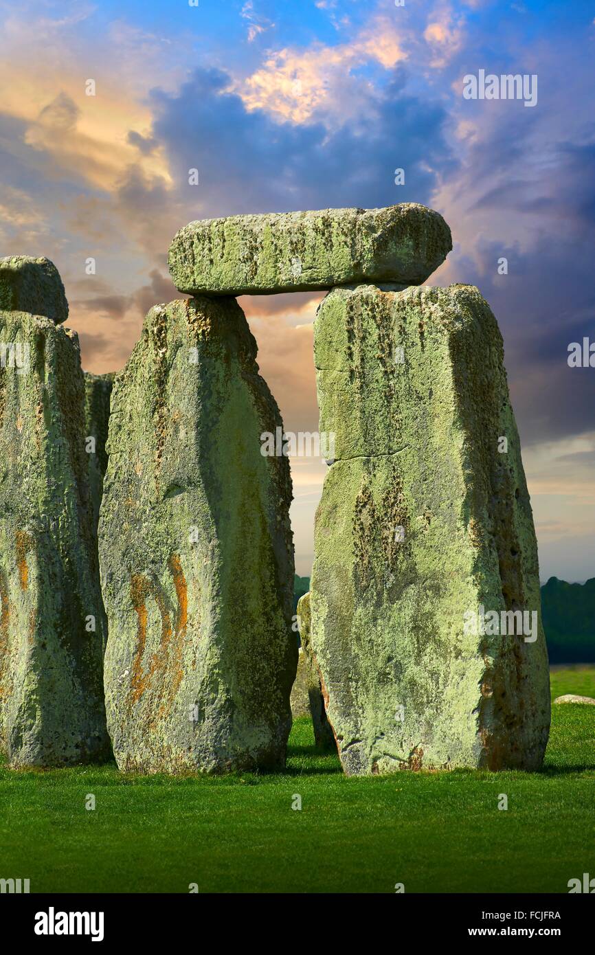 Stonehenge Neolitico antico standing stone circle monumento, Wiltshire, Inghilterra. Foto Stock
