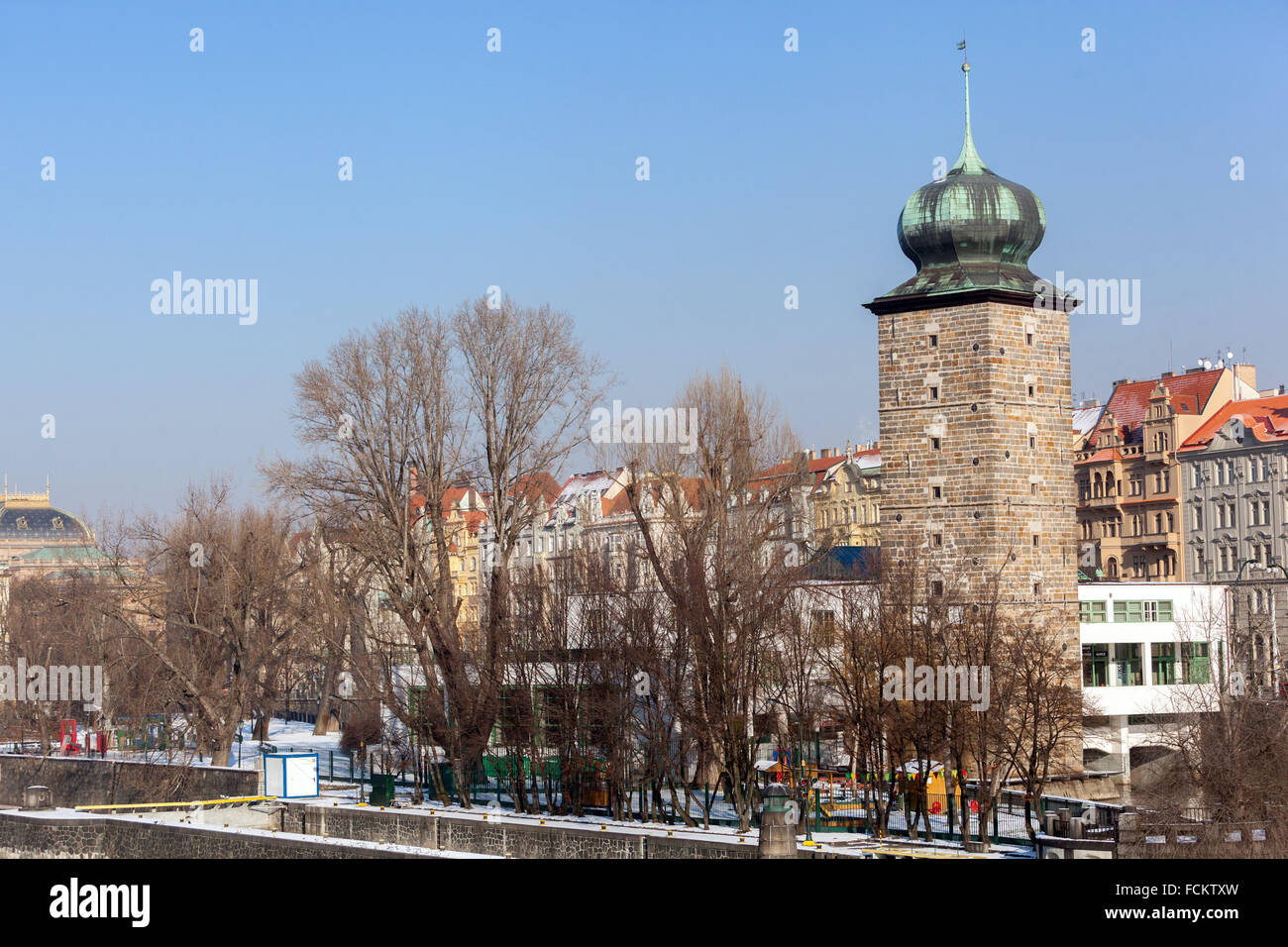 Acqua gotica Torre, Manes, argini del fiume Vltava. Praga, Repubblica Ceca Foto Stock