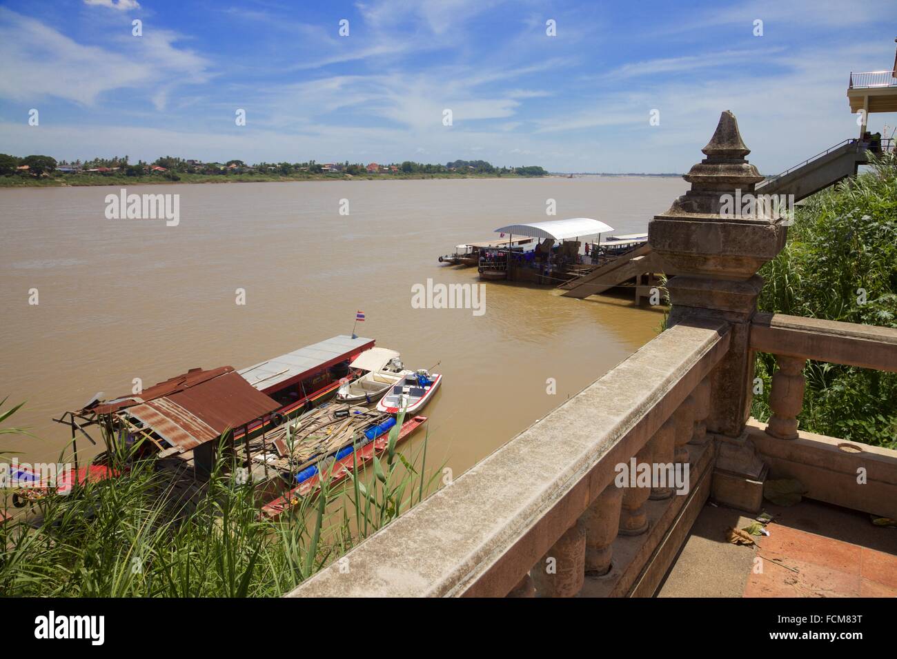 Il fiume Mekong in esecuzione tra Thailandia e Laos. Dal lato tailandese Foto Stock