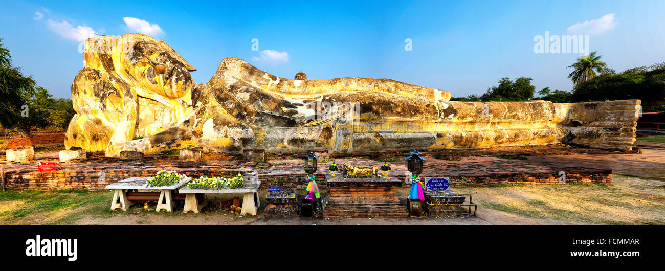 Buddha reclinato di Wat Lokayasutharam, Ayutthaya, Thailandia Foto Stock