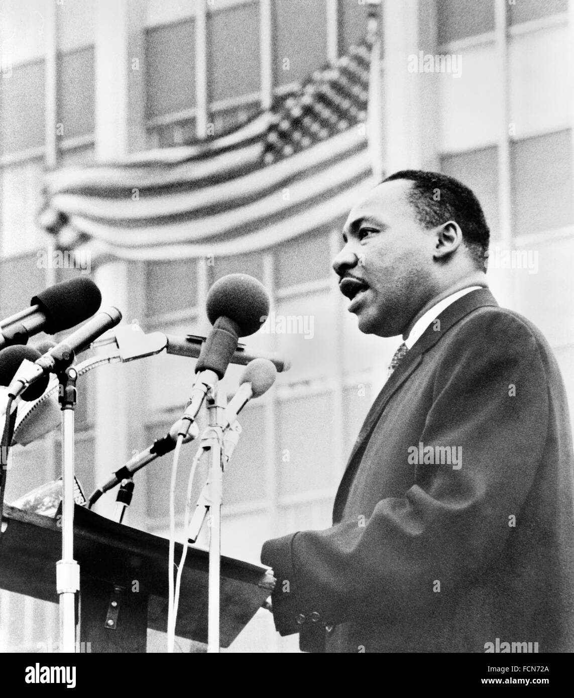 Martin Luther King. Il Dr Martin Luther King Jr di parlare ad un anti-guerra di dimostrazione in New York City, 1967 Foto Stock