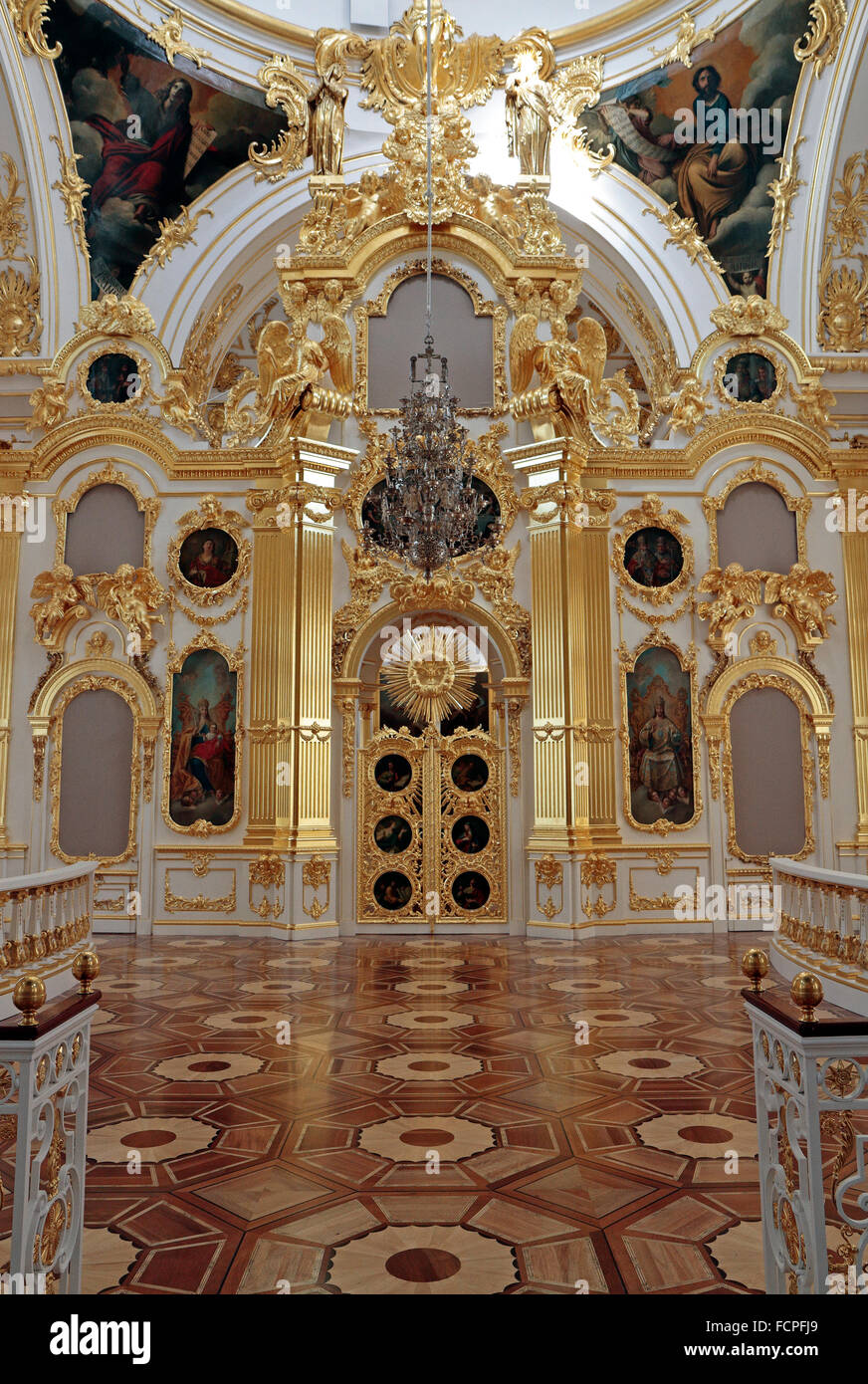 La grande chiesa del palazzo d'inverno nello Stato Museo Hermitage di San Pietroburgo, Russia. Foto Stock