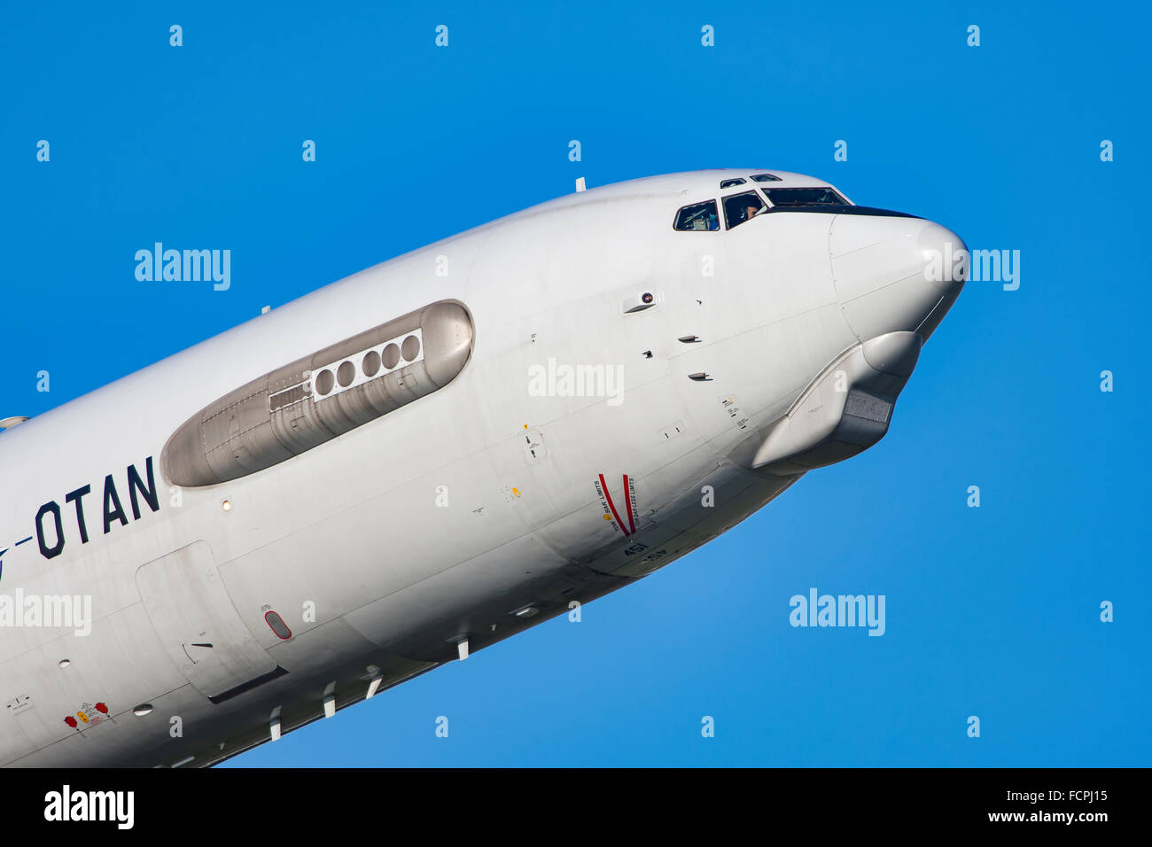 La NATO E-3una sentinella nel circuito a Newquay Airport/RAF ST Mawgan per circa due ore il 20/1/2016 Foto Stock