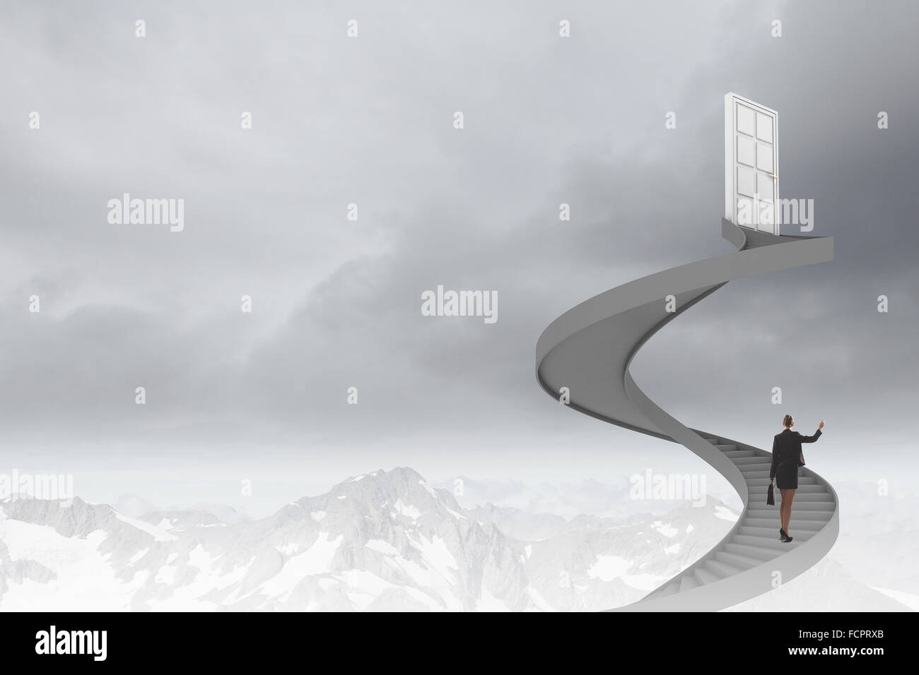 Imprenditrice a piedi fino alla scalinata porta in cielo Foto Stock