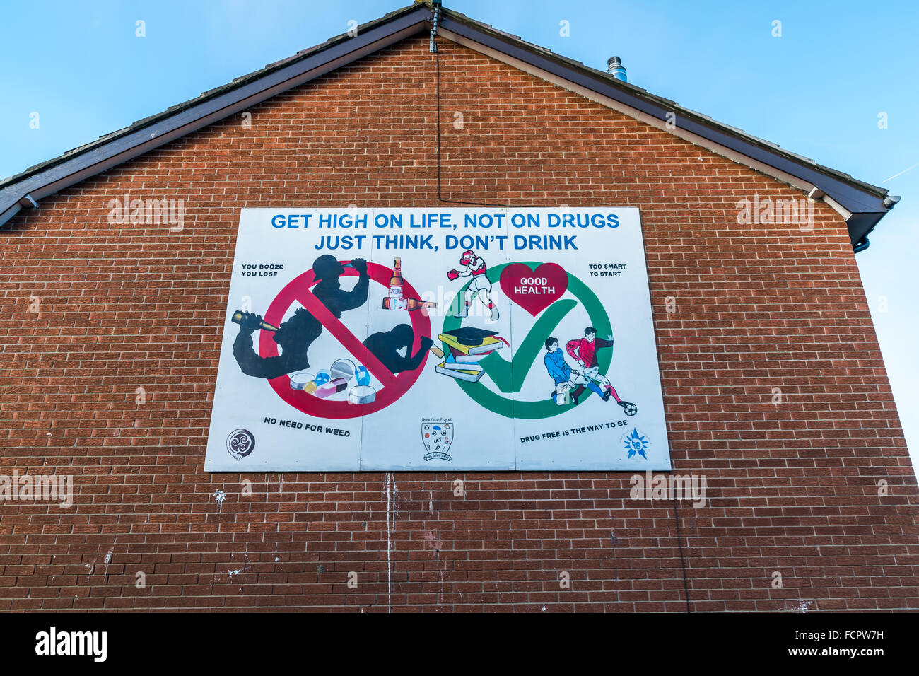 Anti-Drugs murale Divis nella zona di Belfast. Foto Stock
