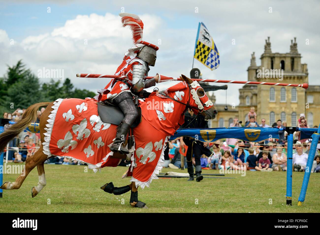 Giostra del torneo al Palazzo di Blenheim, Oxfordshire, Inghilterra Foto Stock