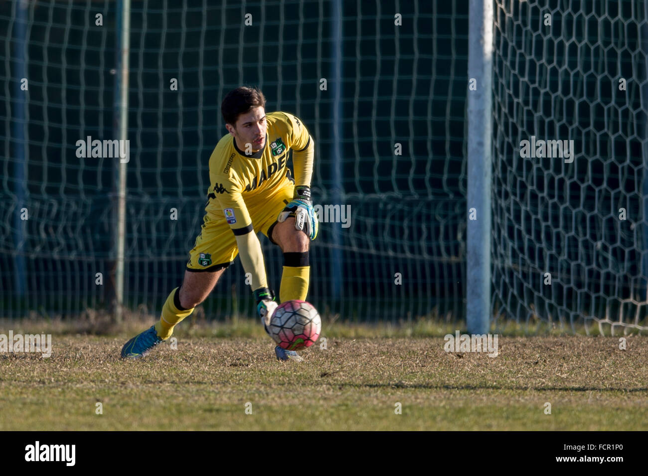 Reggio Emilia, Italia. 16 gennaio, 2016. Bryan Costa (Sassuolo) Calcio/Calcetto : Campionato Nazionale Primavera Gruppo un match tra noi Sassuolo U19 4-1 Trapani U19 allo Stadio Comunale di Casalgrande in Reggio Emilia, Italia . © Maurizio Borsari/AFLO/Alamy Live News Foto Stock