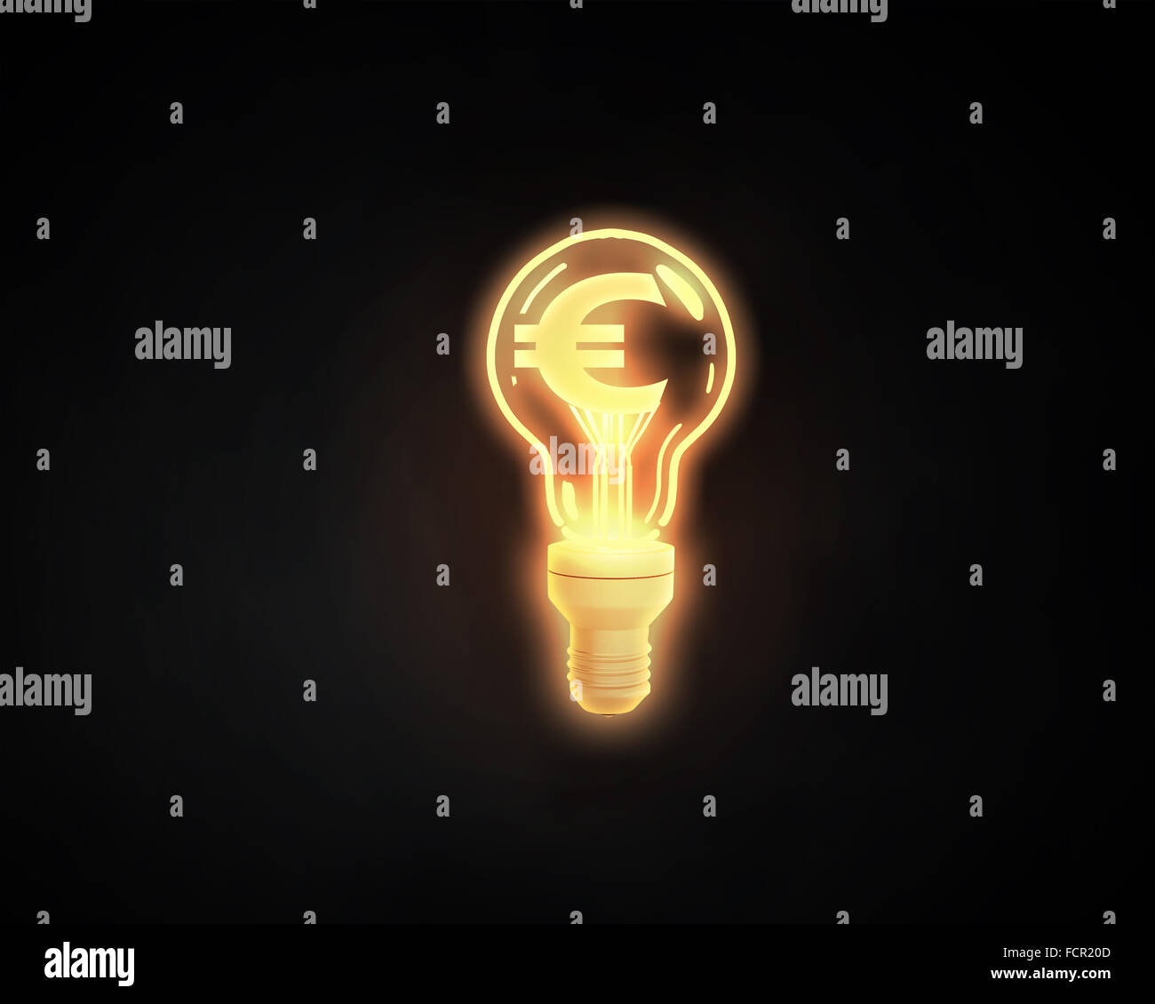 Lampadina della luce con il simbolo dell'euro all'interno su sfondo scuro Foto Stock
