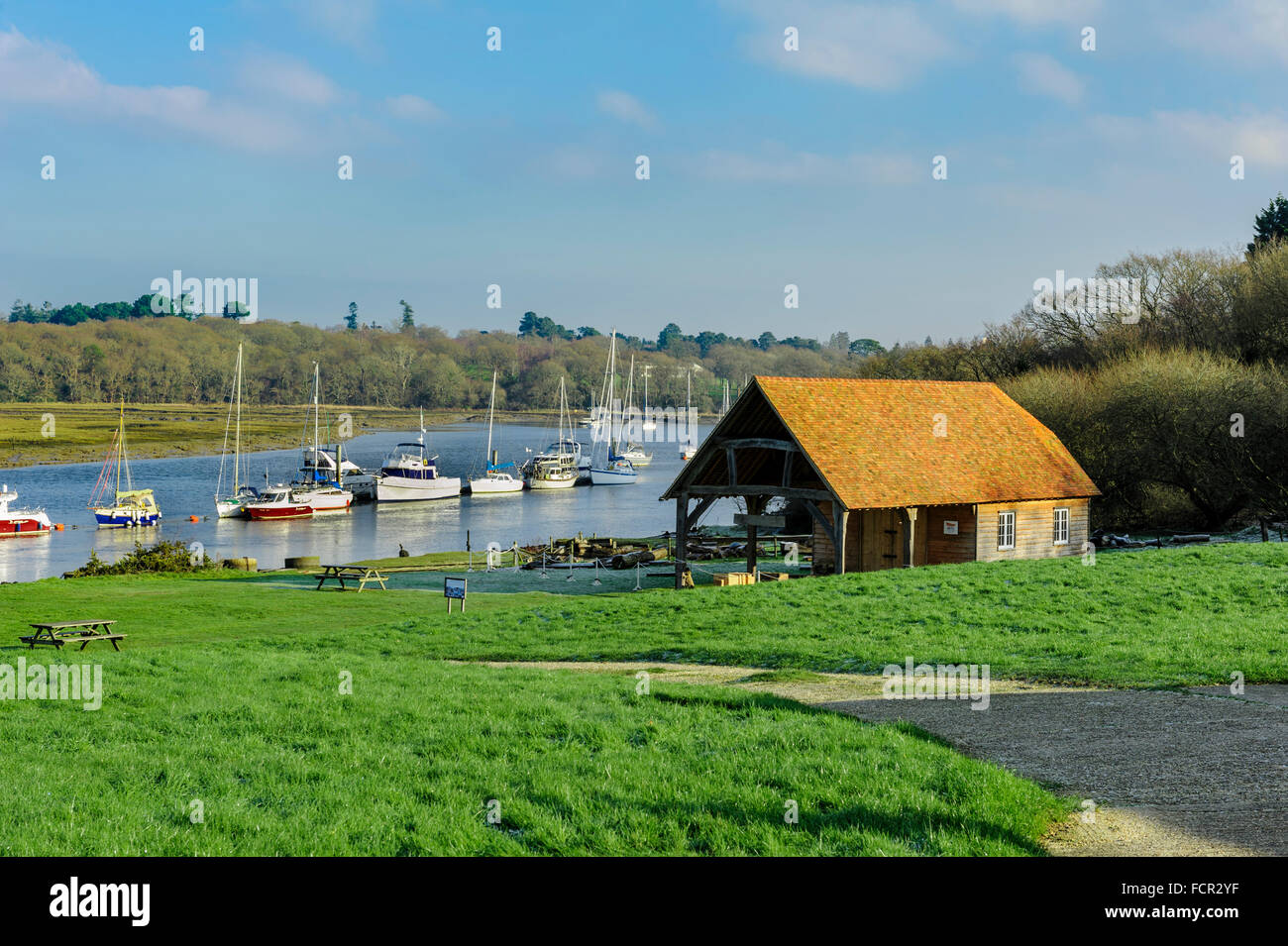 Barche mooredBucklers Hard, Beaulieu, Hampshire, Regno Unito, Europa Foto Stock