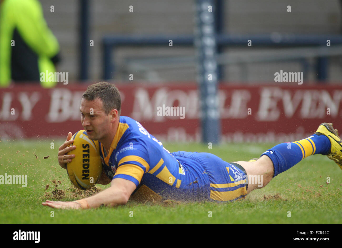 Leeds, Regno Unito. Il 24 gennaio, 2016. Leeds rinoceronti v Bradford tori (Carl Ablett Testimonial )Pre- Stagione 2016 Friendly. Danny McGuire (Capitano) di Leeds rinoceronti punteggi una prova contro Bradford tori Credit: stephen Gaunt/Touchlinepics.com/Alamy Live News Foto Stock