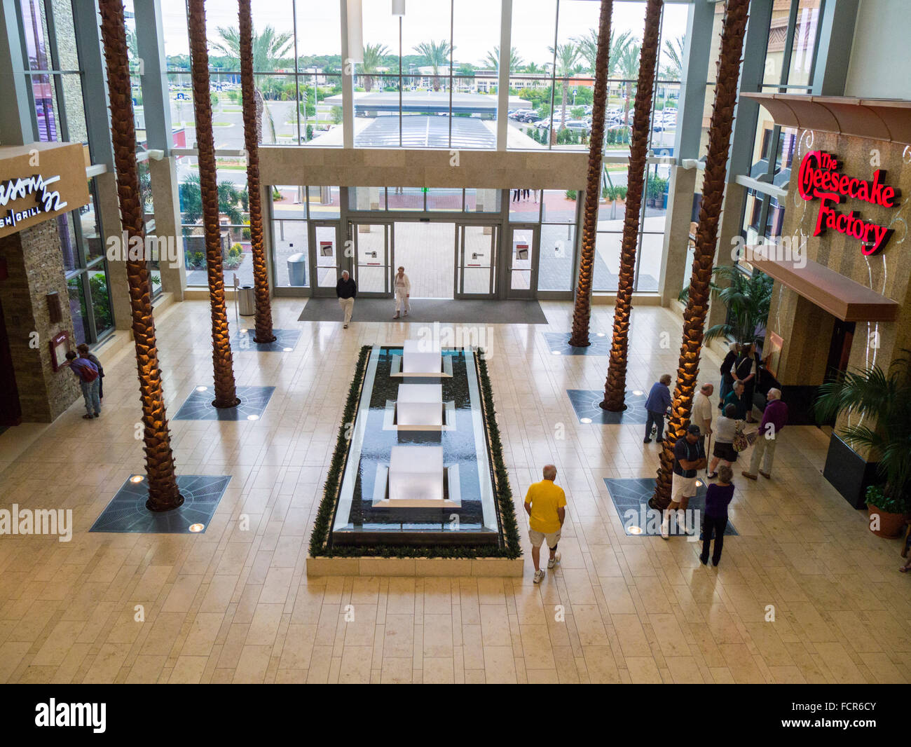 Interno del Mall at University in centro in Sarasota Florida Foto Stock