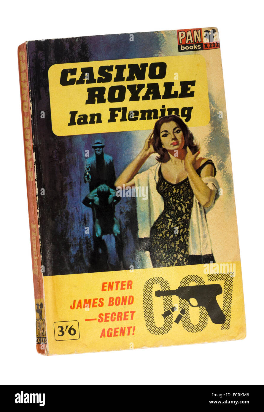 James Bond Casino Royale, Libro tascabile per autore Ian Fleming Foto Stock