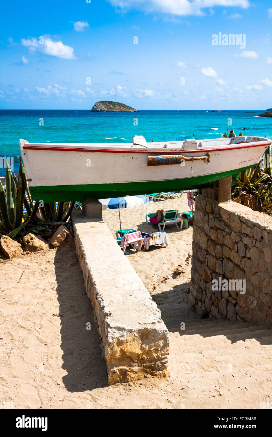 Spiaggia di Cala Nova in isola di Ibiza nelle Baleari in Mediterraneo Foto Stock