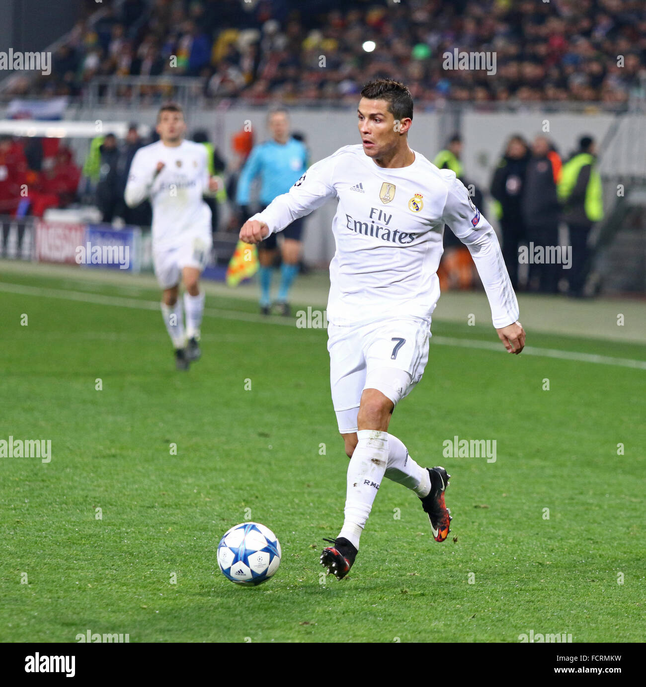 LVIV, Ucraina - 25 novembre 2015: Cristiano Ronaldo del Real Madrid in  azione durante le partite di UEFA Champions League contro l'FC Shakh Foto  stock - Alamy