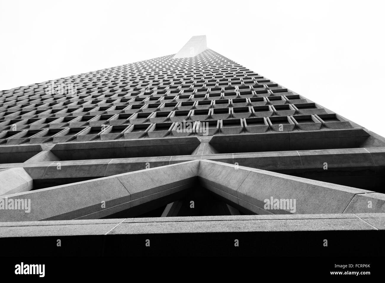 Basso angolo di vista Transamerica building, San Francisco, California Foto Stock