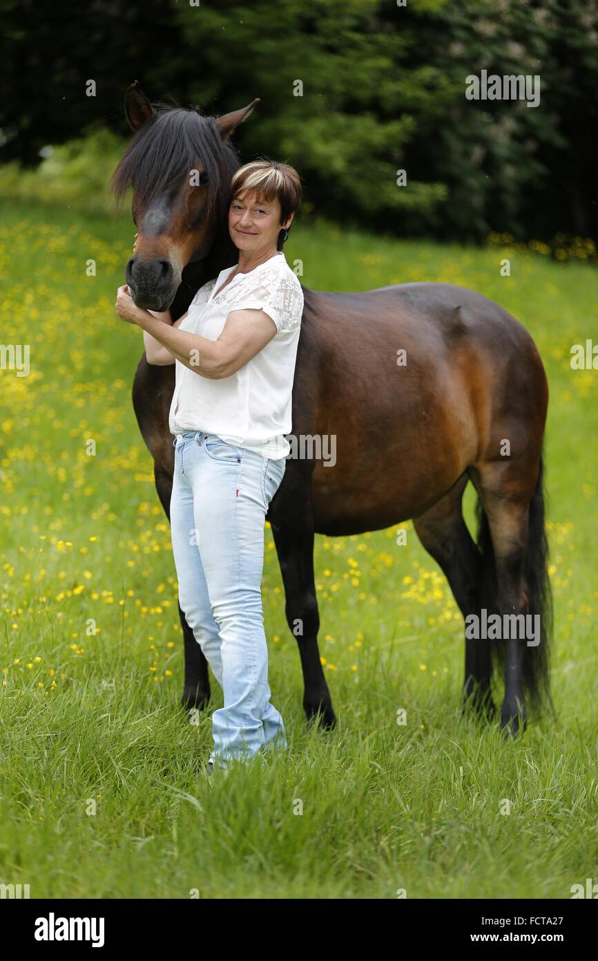 Donna e Paso Peruano Foto Stock